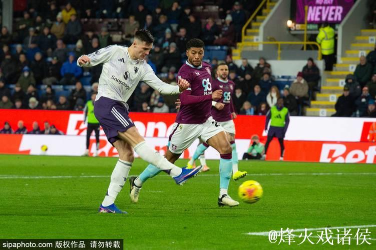 英超-舍什科梅开二度海文乌龙 曼联与伯恩利2-2握手言和 英超-舍什科梅开二度海文乌龙 曼联与伯恩利2-2握手言和