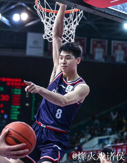 崔永熙4分钟狂砍5分 高难度进球引爆全场热情